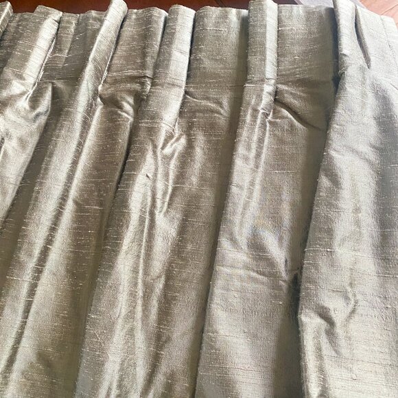 (Set of x2) FAAB - Custom 100% Persia Silk - 28” x 119” Gold Lined Drapes - Picture 5 of 11